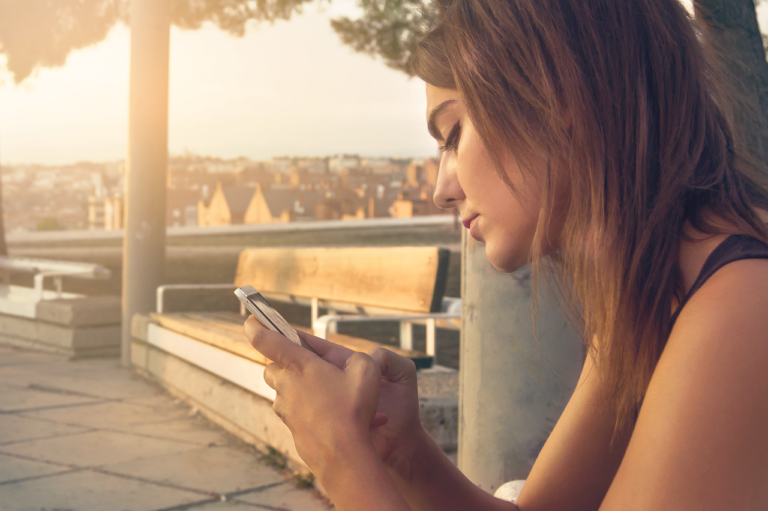 Krótkie podziękowania za pamięć i życzenia na SMS