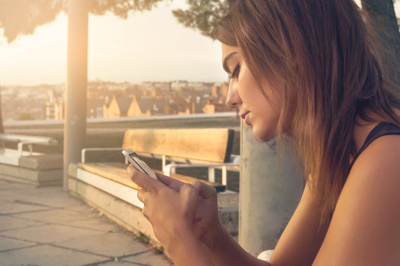 Krótkie podziękowania za pamięć i życzenia na SMS